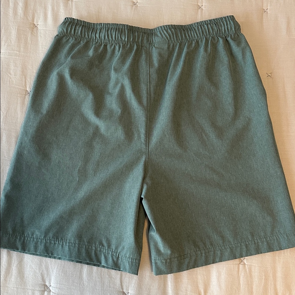 Boy’s Tommy Bahama light green pull-on Shorts - Picture 5 of 5